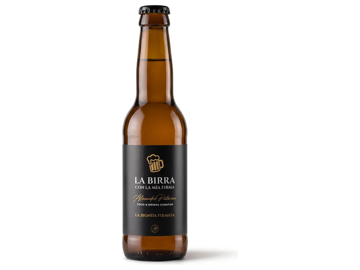 Bottiglia della Bionda Firmata, birra artigianale Con la mia Firma