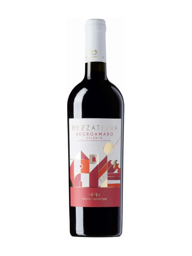 Bottiglia di Mezzaterra Negroamaro, rosso del Salento di Tenute Salentine