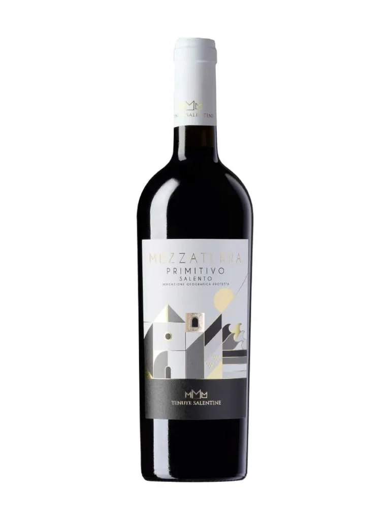 Bottiglia di Mezzaterra Primitivo, rosso del Salento di Tenute Salentine